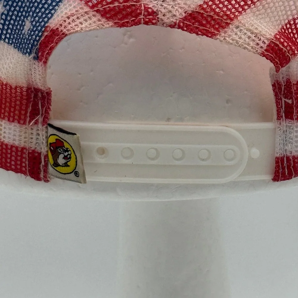 Buc-ee's American Flag Mesh Trucker Hat Grey Patriotic Snapback Cap 1982 Patch